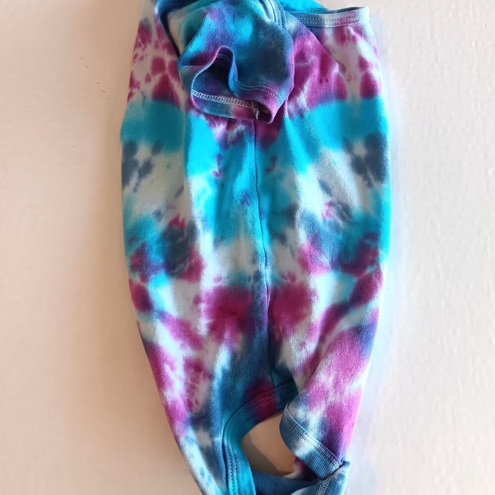 Tie Dye Baby Body Suit With 3 Snap Crotch Blue Pink Purple Swirls Size 12-18 MOS - Picture 16 of 16